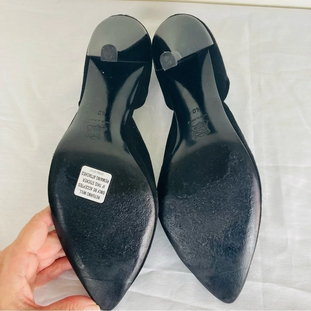 Pierre Hardy classic D’Orsay pointed toe pump in black suede. Made in Italy. 40